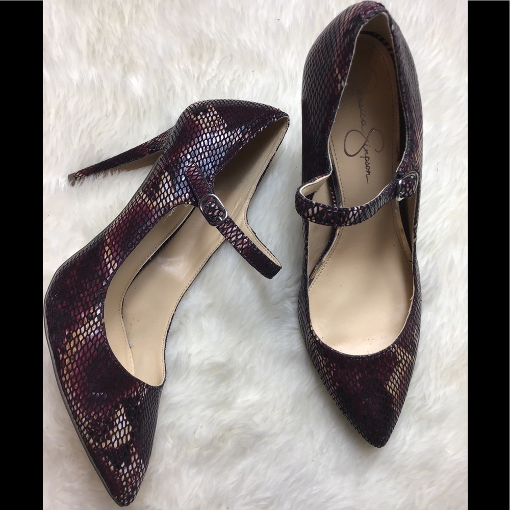 Jessica Simpson snake print pumps size 9.5